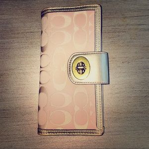 Coach Wallet in Signature Canvas